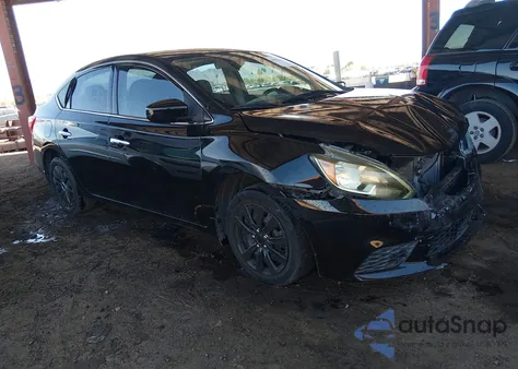 2017 Nissan Sentra S z USA, uszkodzony, nr VIN 3N1AB7AP2HY355260